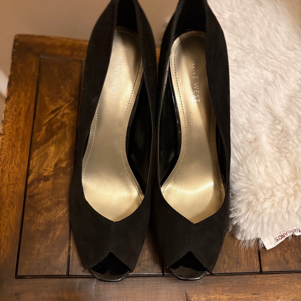 Nine West Suede Peep Toe Platform Pump, size 10